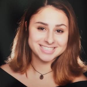 Meet your Posher, Chloe